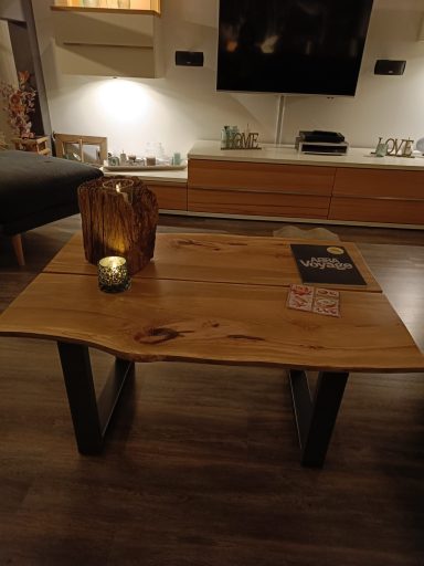 Maßgefertigter Buchentisch aus Massivholz von Preuß Wood Design